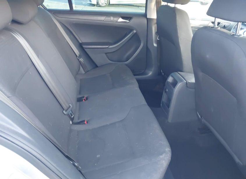 Photo 8 of 2015 Volkswagen Jetta 2.0L S (VIN 3VW2K7AJ1FM333409)