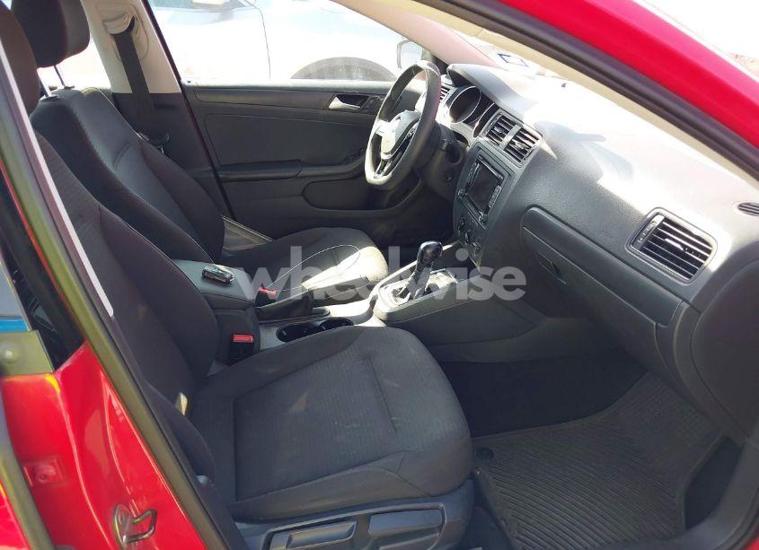 Photo 5 of 2015 Volkswagen Jetta 2.0L S (VIN 3VW2K7AJ1FM352638)