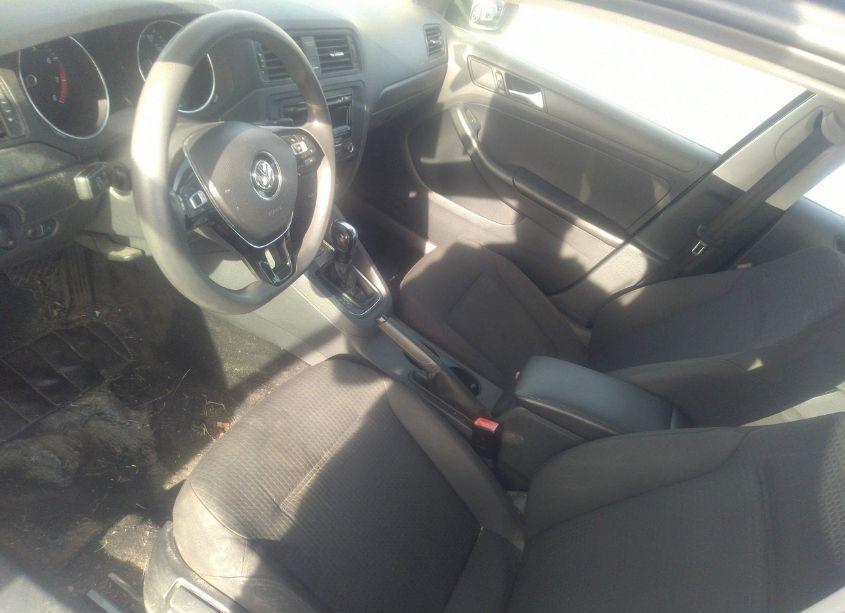 Photo 5 of 2015 Volkswagen Jetta 2.0L S (VIN 3VW2K7AJ1FM400638)