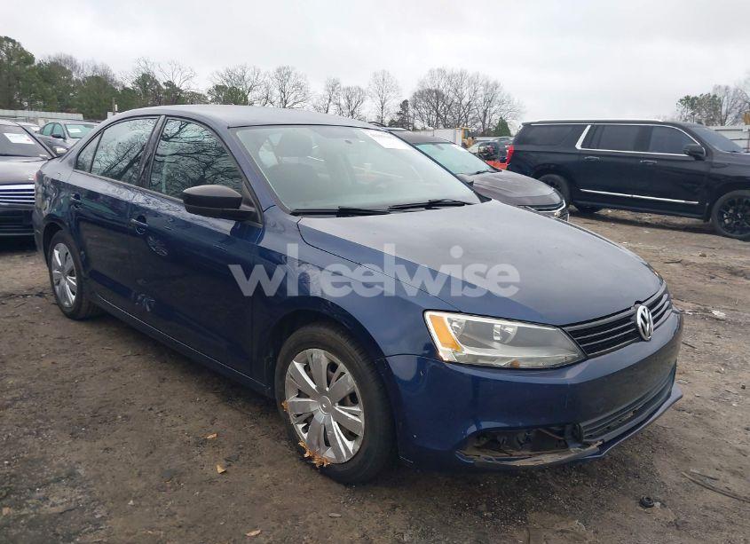 2011 Volkswagen Jetta 2.0L S (VIN 3VW2K7AJ2BM096410) main photo