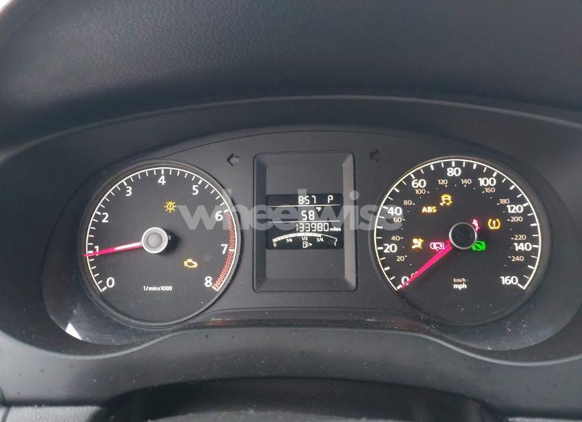 Photo 7 of 2011 Volkswagen Jetta 2.0L S (VIN 3VW2K7AJ2BM096410)