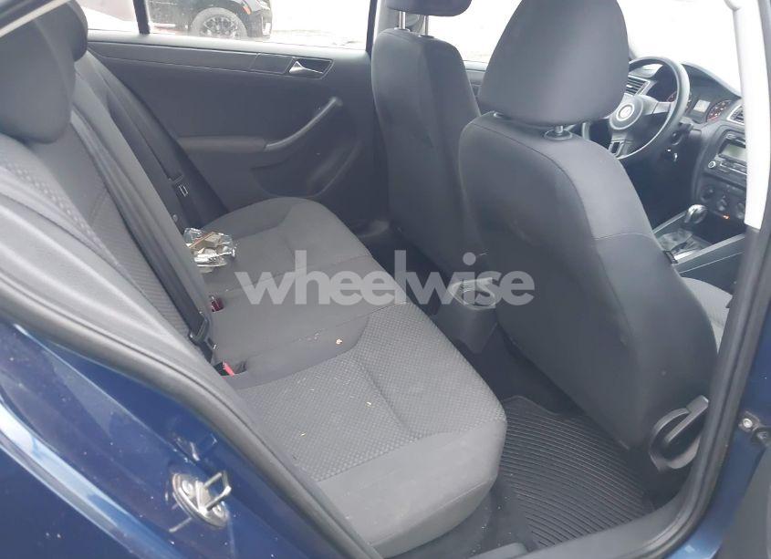 Photo 8 of 2011 Volkswagen Jetta 2.0L S (VIN 3VW2K7AJ2BM096410)