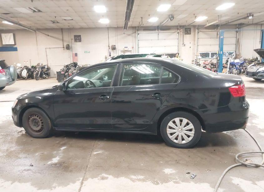 Photo 12 of 2011 Volkswagen Jetta 2.0L S (VIN 3VW2K7AJ2BM106935)