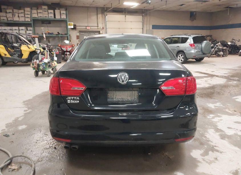 Photo 15 of 2011 Volkswagen Jetta 2.0L S (VIN 3VW2K7AJ2BM106935)