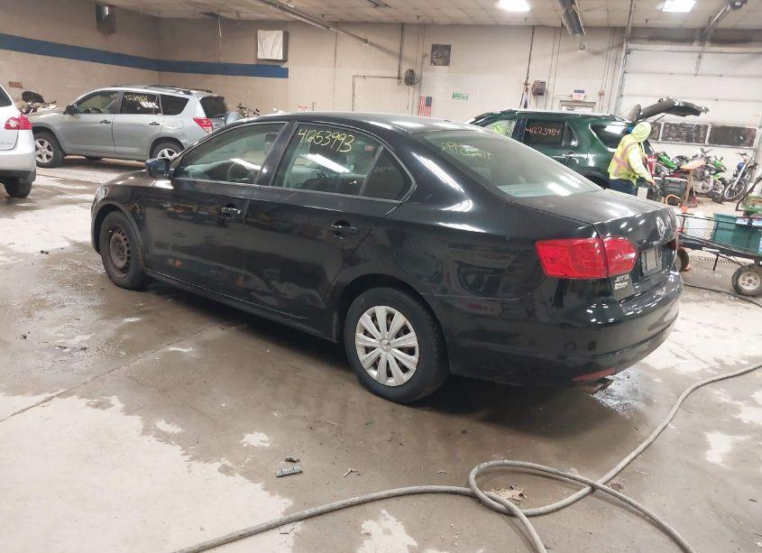 Photo 3 of 2011 Volkswagen Jetta 2.0L S (VIN 3VW2K7AJ2BM106935)