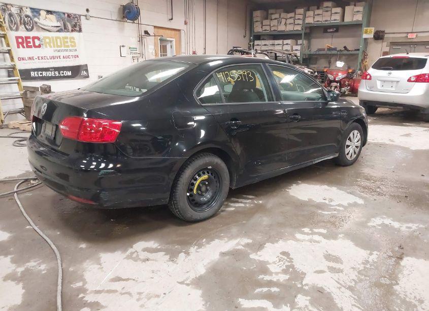 Photo 4 of 2011 Volkswagen Jetta 2.0L S (VIN 3VW2K7AJ2BM106935)