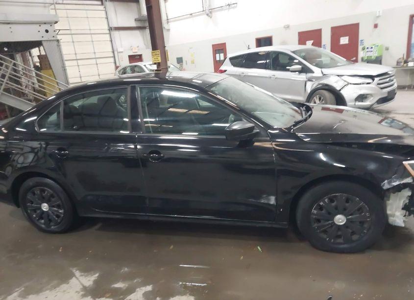 Photo 14 of 2011 Volkswagen Jetta 2.0L S (VIN 3VW2K7AJ2BM305953)