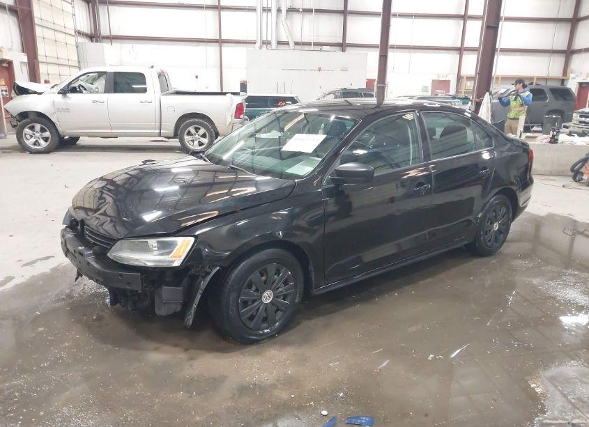 Photo 2 of 2011 Volkswagen Jetta 2.0L S (VIN 3VW2K7AJ2BM305953)