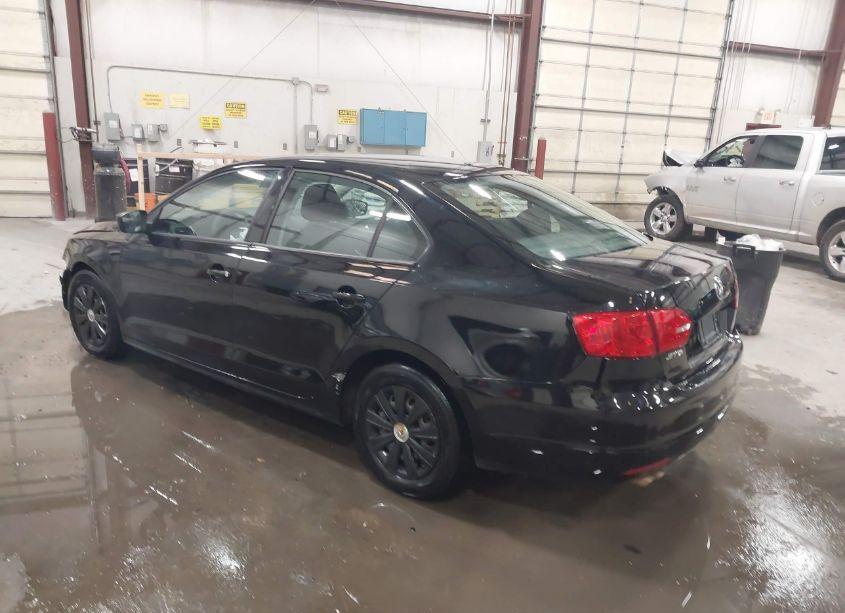 Photo 3 of 2011 Volkswagen Jetta 2.0L S (VIN 3VW2K7AJ2BM305953)