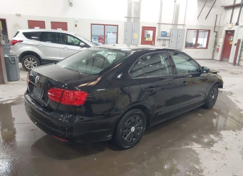 Photo 4 of 2011 Volkswagen Jetta 2.0L S (VIN 3VW2K7AJ2BM305953)