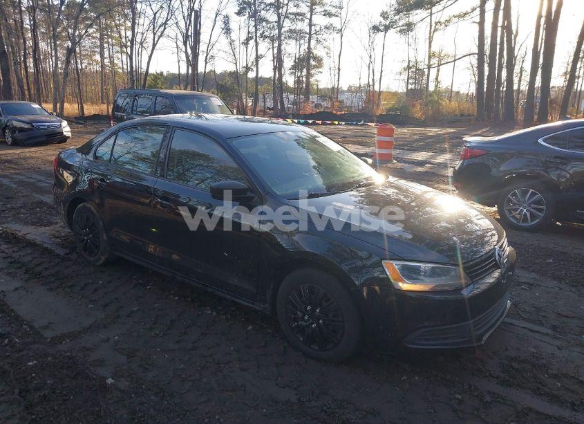 2011 Volkswagen Jetta 2.0L S (VIN 3VW2K7AJ2BM338838) main photo