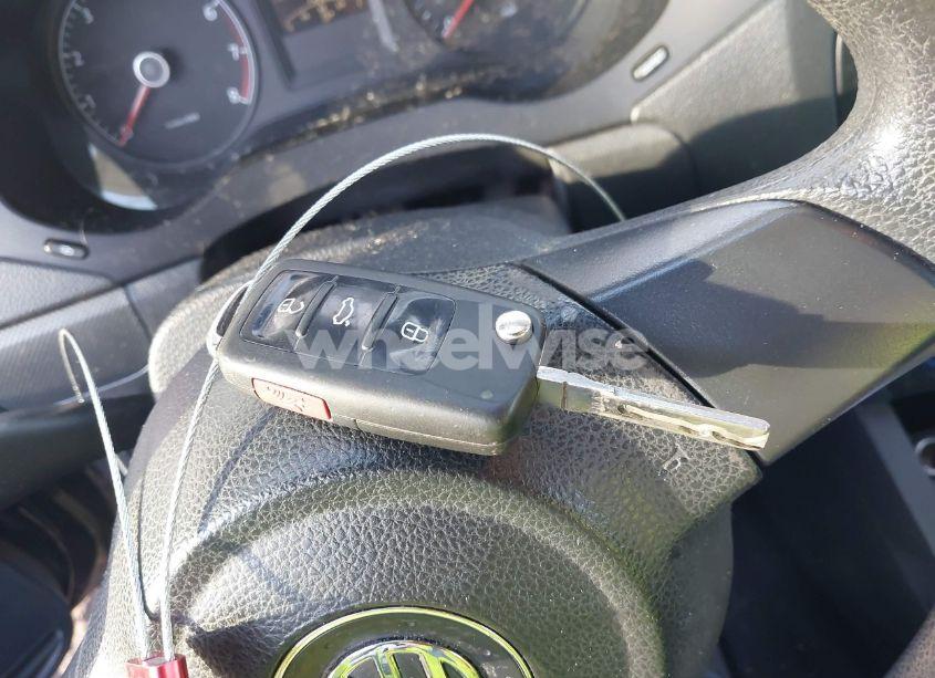 Photo 11 of 2011 Volkswagen Jetta 2.0L S (VIN 3VW2K7AJ2BM338838)