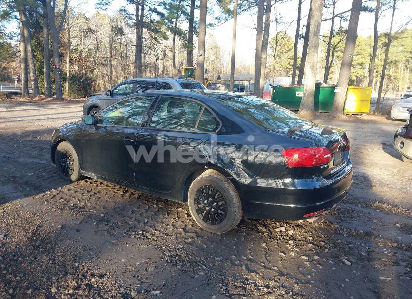 Photo 3 of 2011 Volkswagen Jetta 2.0L S (VIN 3VW2K7AJ2BM338838)