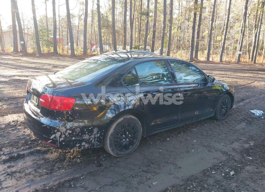 Photo 4 of 2011 Volkswagen Jetta 2.0L S (VIN 3VW2K7AJ2BM338838)