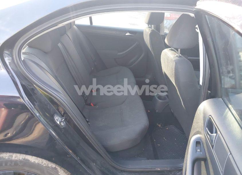 Photo 8 of 2011 Volkswagen Jetta 2.0L S (VIN 3VW2K7AJ2BM338838)