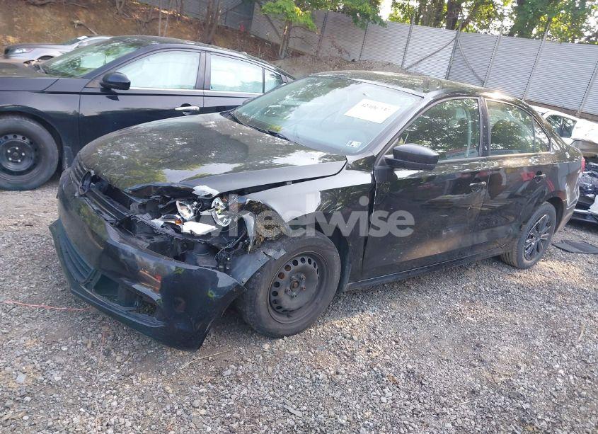 Photo 2 of 2012 Volkswagen Jetta 2.0L S (VIN 3VW2K7AJ2CM358072)