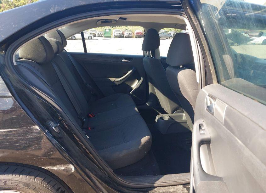 Photo 8 of 2012 Volkswagen Jetta 2.0L S (VIN 3VW2K7AJ2CM392691)