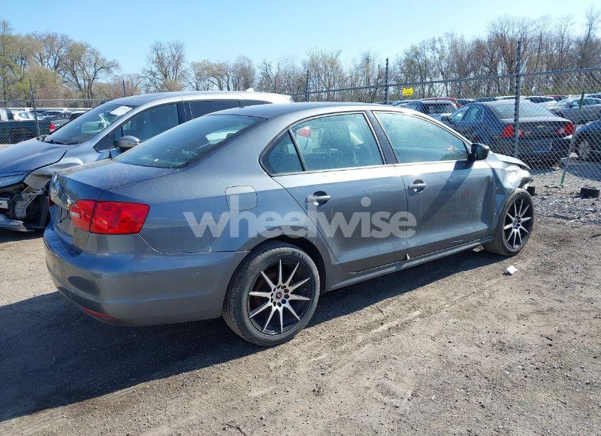 Photo 4 of 2012 Volkswagen Jetta 2.0L S (VIN 3VW2K7AJ2CM417329)