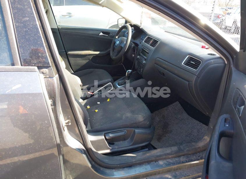 Photo 5 of 2012 Volkswagen Jetta 2.0L S (VIN 3VW2K7AJ2CM417329)