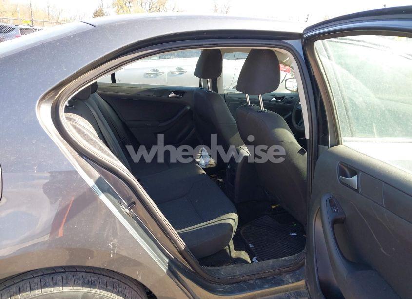 Photo 8 of 2012 Volkswagen Jetta 2.0L S (VIN 3VW2K7AJ2CM417329)