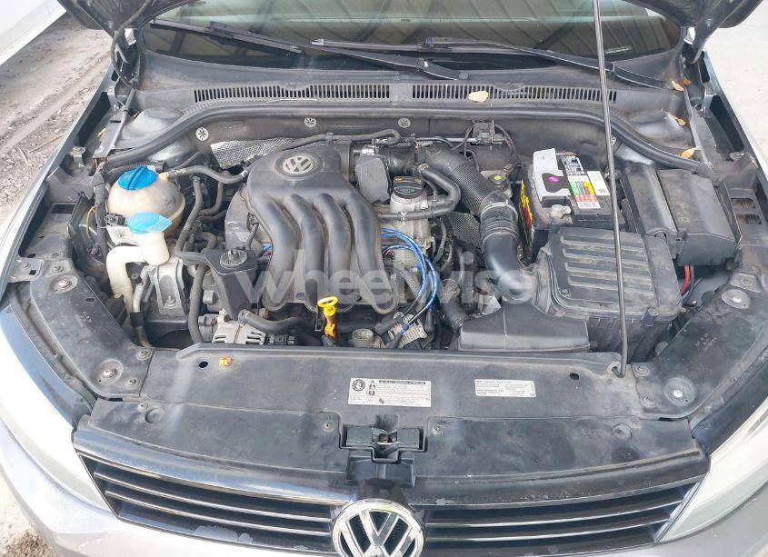 Photo 10 of 2013 Volkswagen Jetta 2.0L S (VIN 3VW2K7AJ2DM202390)