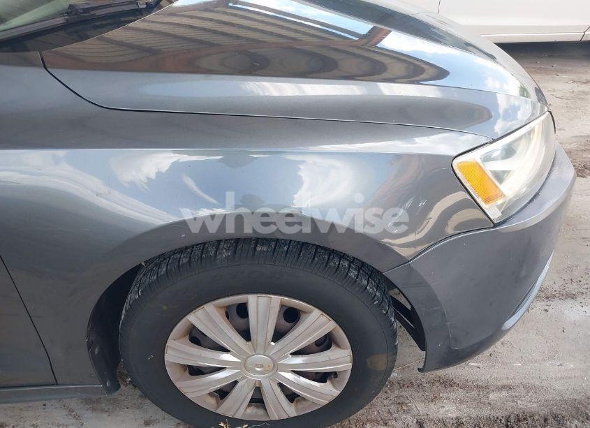 Photo 12 of 2013 Volkswagen Jetta 2.0L S (VIN 3VW2K7AJ2DM202390)