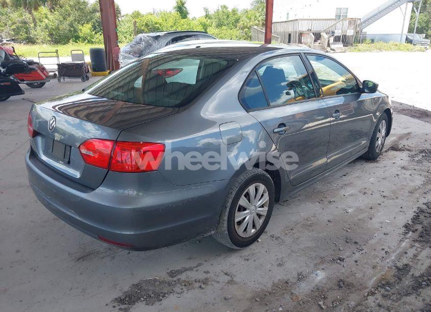 Photo 4 of 2013 Volkswagen Jetta 2.0L S (VIN 3VW2K7AJ2DM202390)