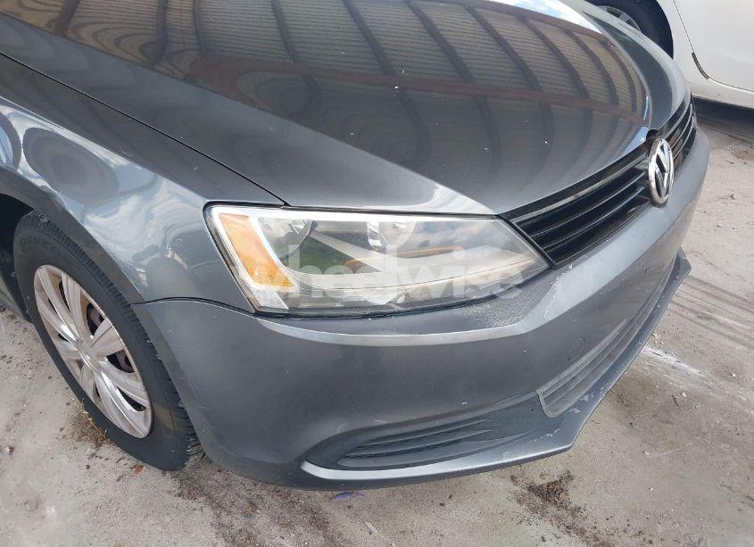 Photo 6 of 2013 Volkswagen Jetta 2.0L S (VIN 3VW2K7AJ2DM202390)