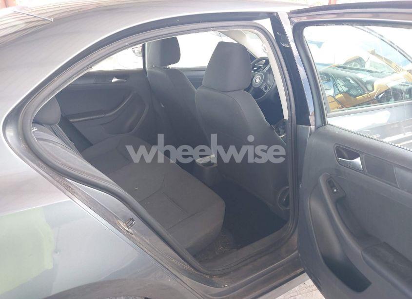 Photo 8 of 2013 Volkswagen Jetta 2.0L S (VIN 3VW2K7AJ2DM202390)