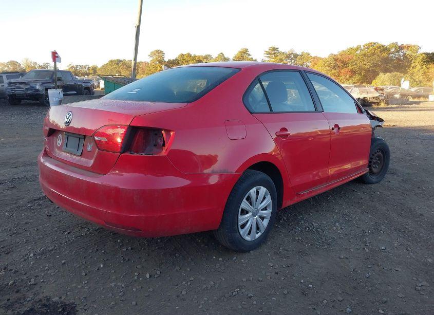 Photo 4 of 2013 Volkswagen Jetta 2.0L S (VIN 3VW2K7AJ2DM233428)