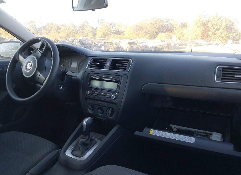 Photo 5 of 2013 Volkswagen Jetta 2.0L S (VIN 3VW2K7AJ2DM233428)
