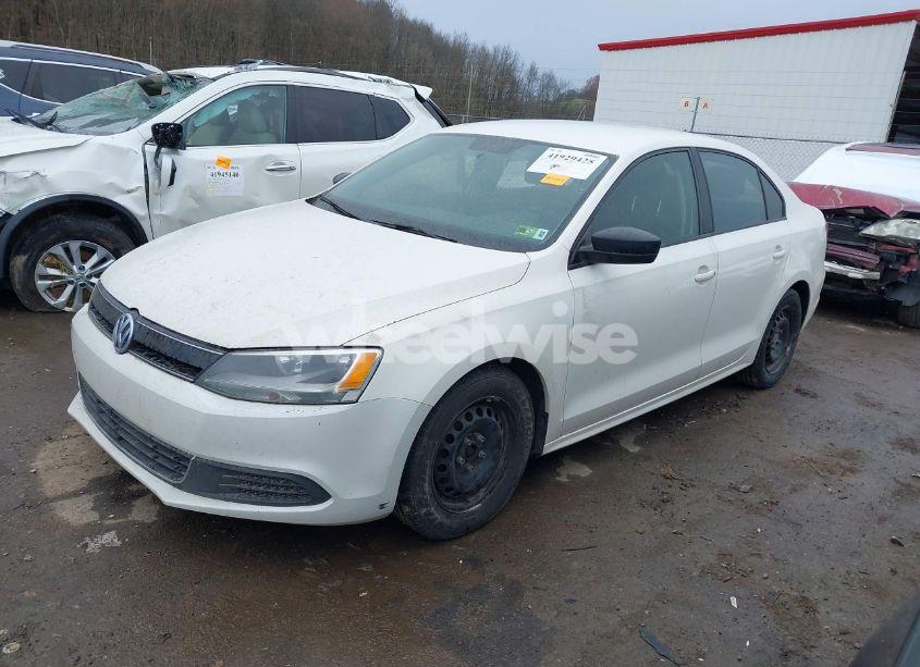 Photo 2 of 2013 Volkswagen Jetta 2.0L S (VIN 3VW2K7AJ2DM237351)