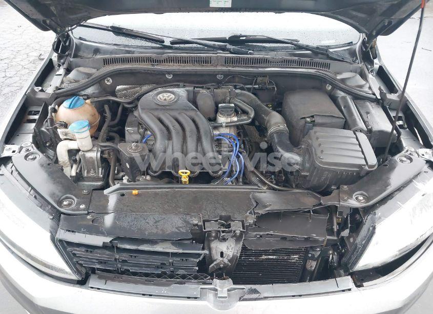 Photo 10 of 2013 Volkswagen Jetta 2.0L S (VIN 3VW2K7AJ2DM290664)