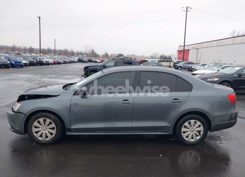 Photo 14 of 2013 Volkswagen Jetta 2.0L S (VIN 3VW2K7AJ2DM290664)