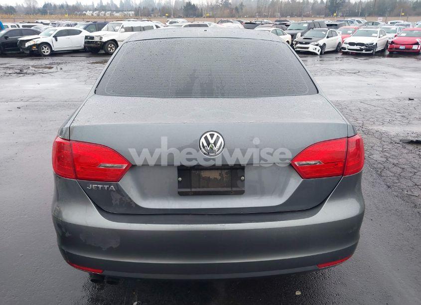 Photo 16 of 2013 Volkswagen Jetta 2.0L S (VIN 3VW2K7AJ2DM290664)