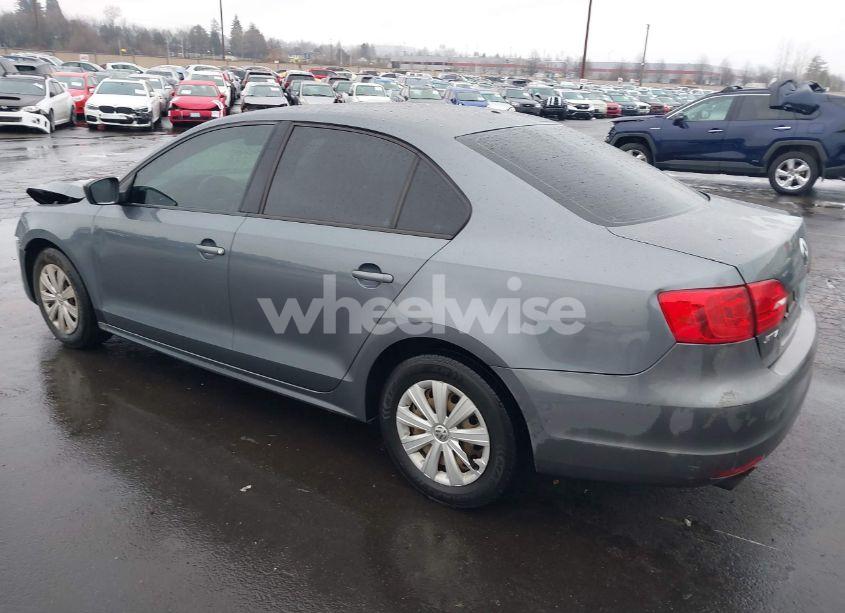 Photo 3 of 2013 Volkswagen Jetta 2.0L S (VIN 3VW2K7AJ2DM290664)