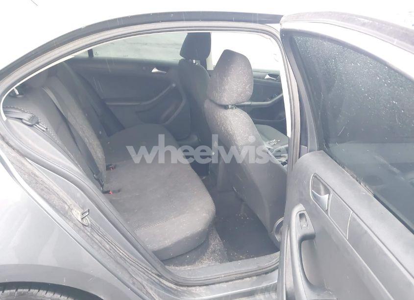 Photo 8 of 2013 Volkswagen Jetta 2.0L S (VIN 3VW2K7AJ2DM290664)