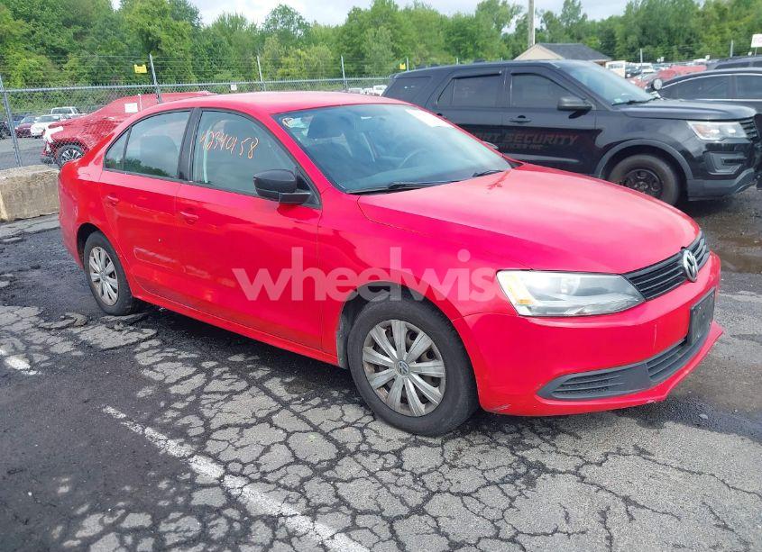 2013 Volkswagen Jetta 2.0L BASE/2.0L S (VIN 3VW2K7AJ2DM312534) main photo