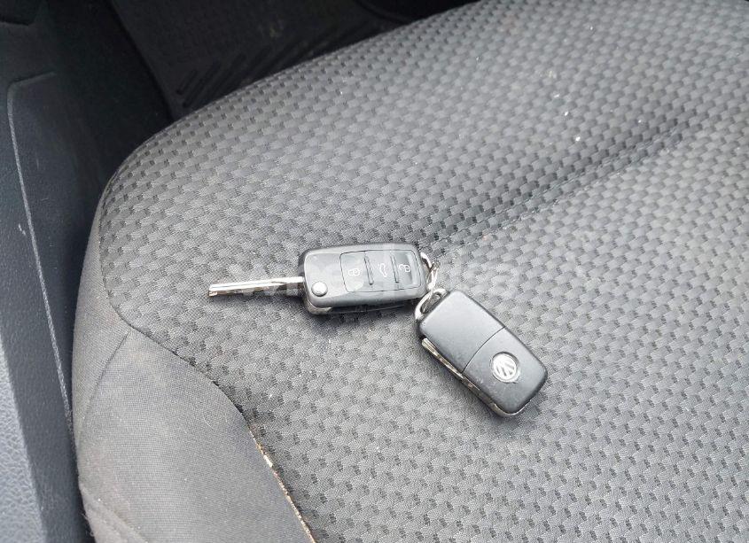 Photo 11 of 2013 Volkswagen Jetta 2.0L BASE/2.0L S (VIN 3VW2K7AJ2DM312534)