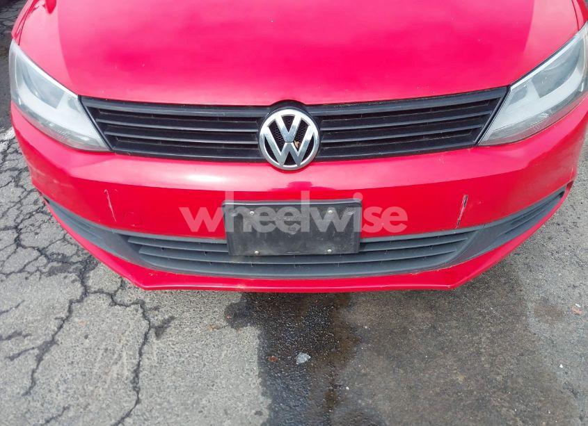 Photo 6 of 2013 Volkswagen Jetta 2.0L BASE/2.0L S (VIN 3VW2K7AJ2DM312534)