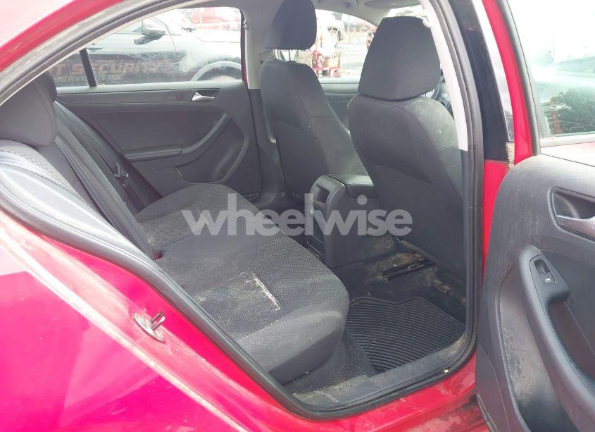 Photo 8 of 2013 Volkswagen Jetta 2.0L BASE/2.0L S (VIN 3VW2K7AJ2DM312534)