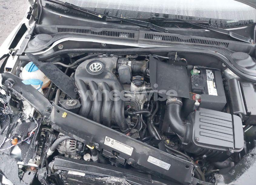 Photo 10 of 2013 Volkswagen Jetta 2.0L S (VIN 3VW2K7AJ2DM318320)