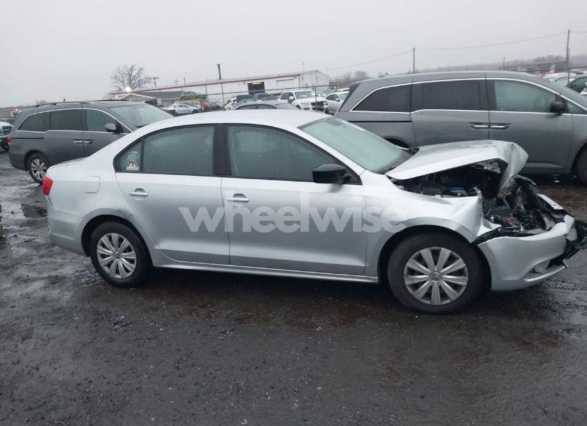 Photo 13 of 2013 Volkswagen Jetta 2.0L S (VIN 3VW2K7AJ2DM318320)