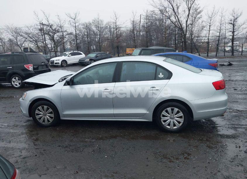 Photo 14 of 2013 Volkswagen Jetta 2.0L S (VIN 3VW2K7AJ2DM318320)