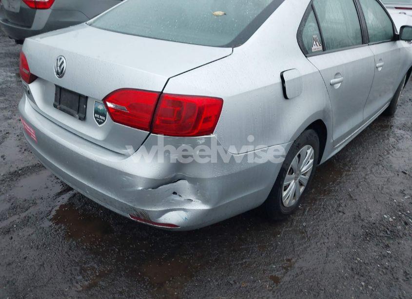 Photo 17 of 2013 Volkswagen Jetta 2.0L S (VIN 3VW2K7AJ2DM318320)