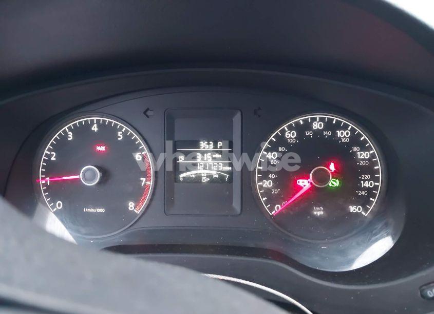 Photo 7 of 2013 Volkswagen Jetta 2.0L S (VIN 3VW2K7AJ2DM318320)