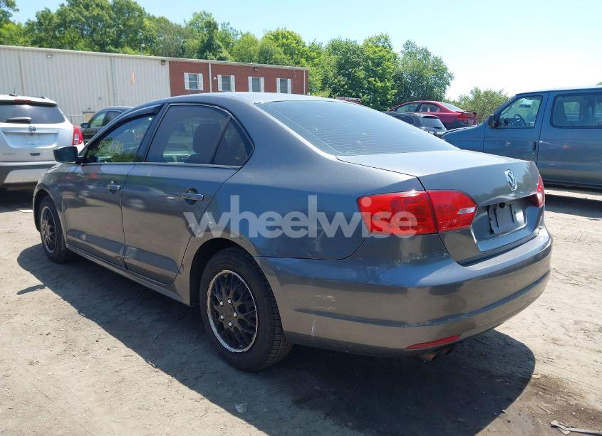 Photo 3 of 2013 Volkswagen Jetta 2.0L S (VIN 3VW2K7AJ2DM369459)