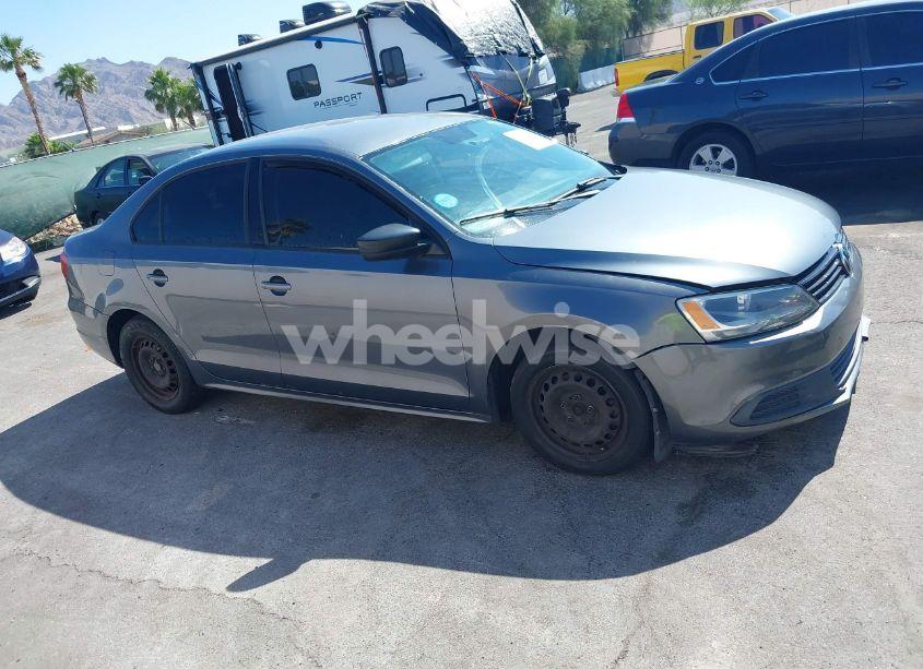 Photo 13 of 2013 Volkswagen Jetta 2.0L S (VIN 3VW2K7AJ2DM379876)