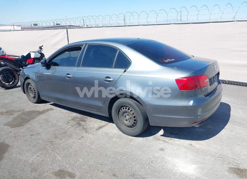 Photo 3 of 2013 Volkswagen Jetta 2.0L S (VIN 3VW2K7AJ2DM379876)