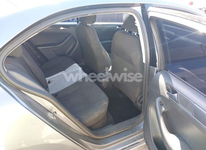 Photo 8 of 2013 Volkswagen Jetta 2.0L S (VIN 3VW2K7AJ2DM379876)